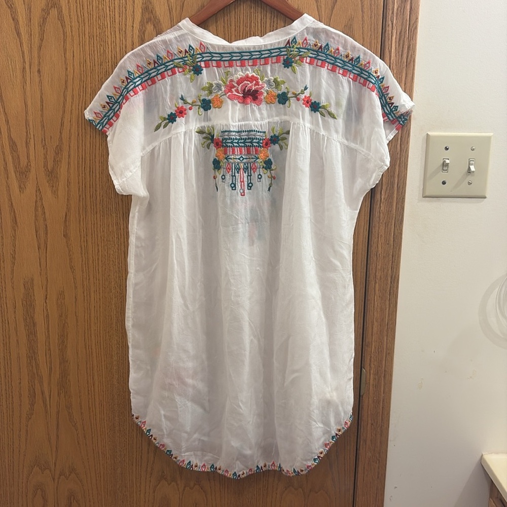 NWT Johnny Was Women's White Embroidered Floral Short Sleeve Tie Up Blouse - Picture 9 of 10
